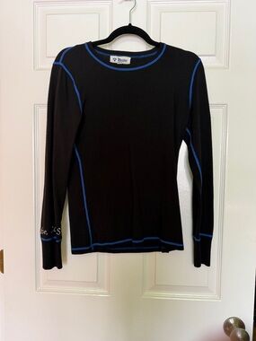 Women’s Meister Black Long Sleeve Ski Sweater L but fits more like a S.